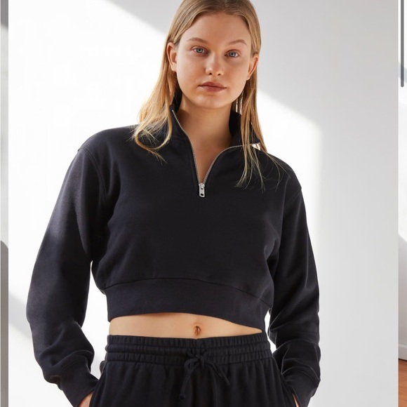 Aritzia Tops - Aritzia TNA Airy Fleece Perfect 1/4 Zip Black Size S